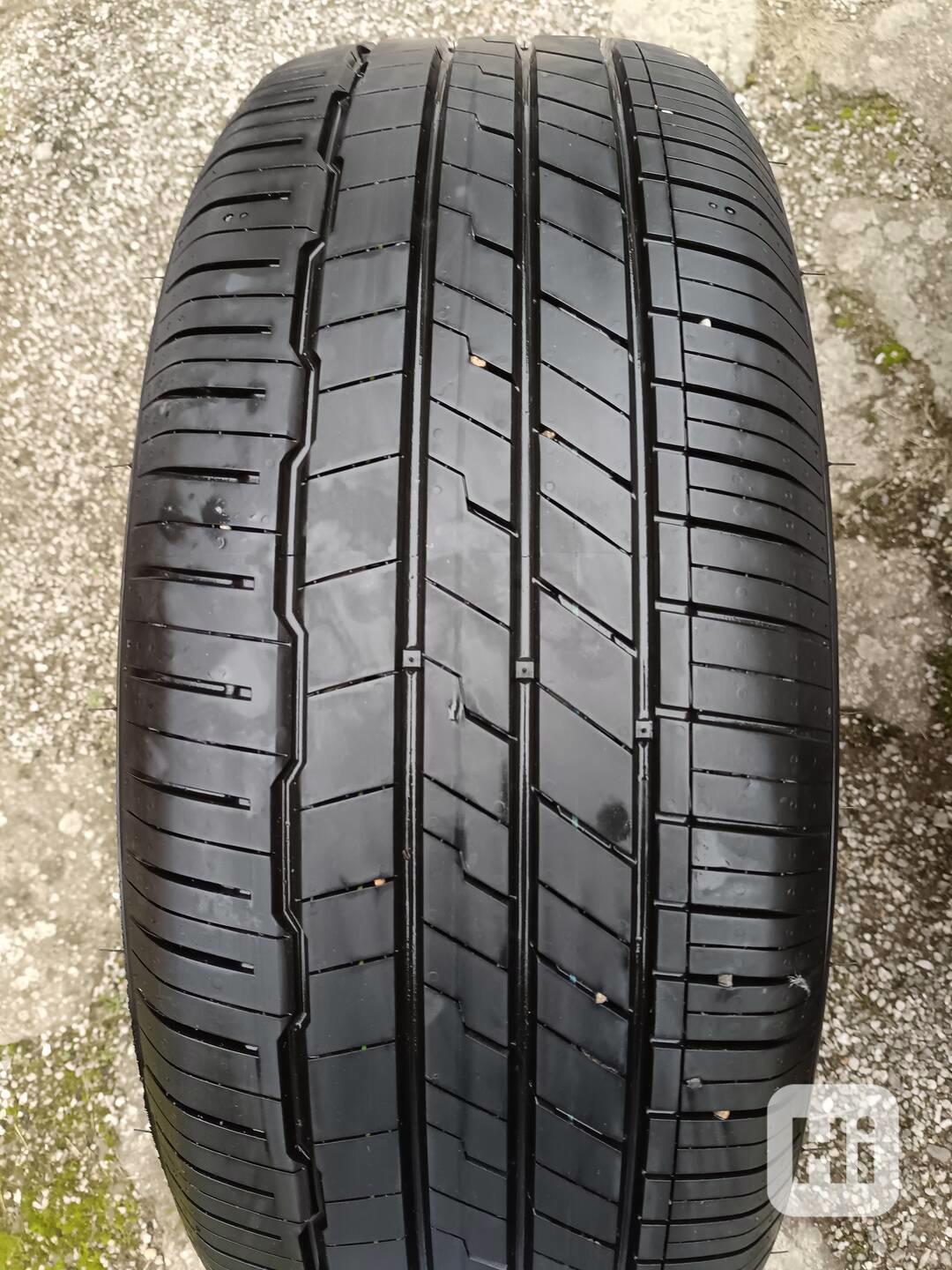 Prodám 4 ks. originál letní pneu o rozměrech : 235/55 R19 - foto 1