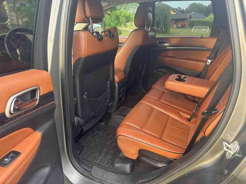 Jeep Grand Cherokee 3,0   Overland SUMMIT CRD 177 kw rok - foto 9