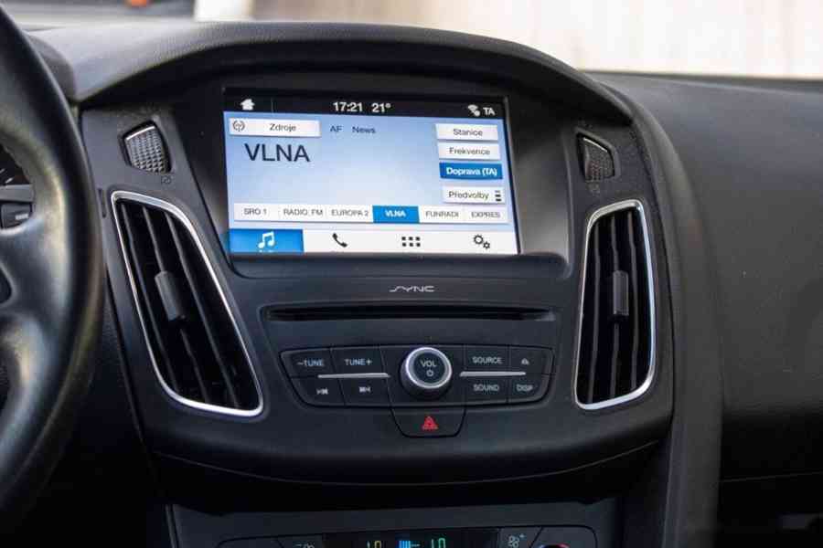 Ford Focus 1.0 EcoBoost Trend - foto 16