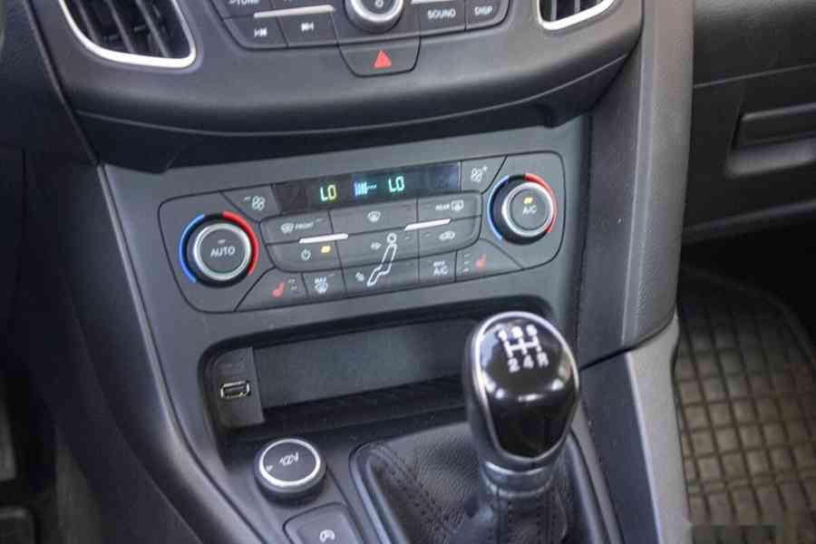 Ford Focus 1.0 EcoBoost Trend - foto 19