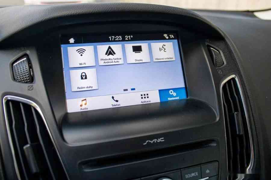 Ford Focus 1.0 EcoBoost Trend - foto 18