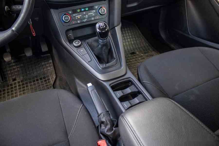 Ford Focus 1.0 EcoBoost Trend - foto 20