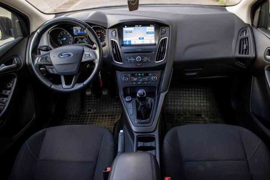 Ford Focus 1.0 EcoBoost Trend - foto 11