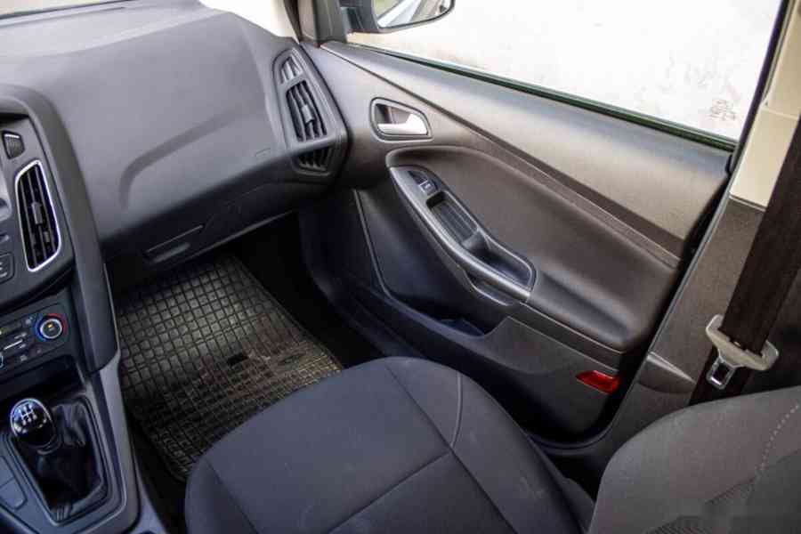 Ford Focus 1.0 EcoBoost Trend - foto 13