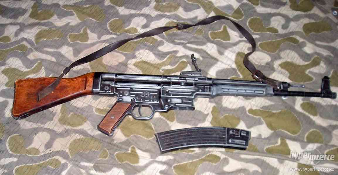 StG 44 s popruhem - foto 1