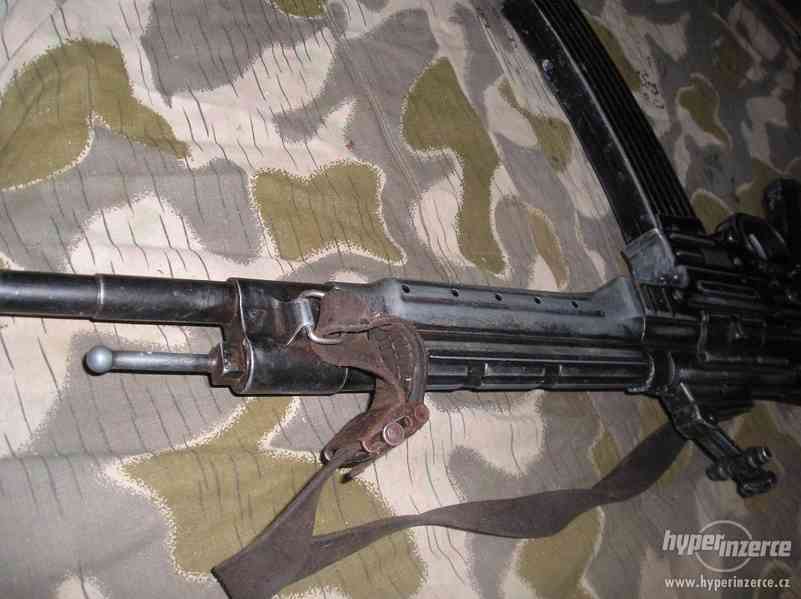 StG 44 s popruhem - foto 4