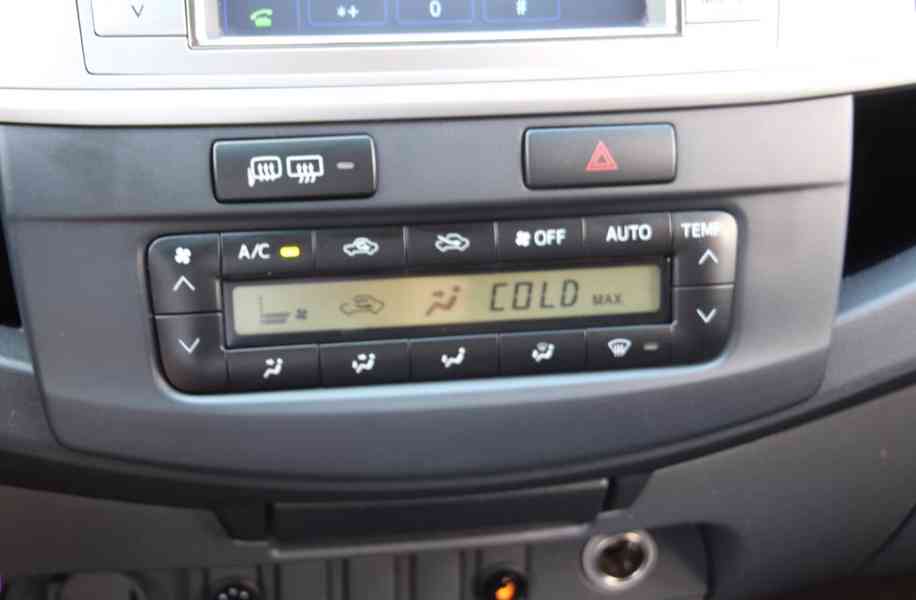 Toyota Hilux 3.0 D4D Double Cab Life Aut. 126kw - foto 23