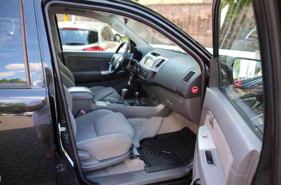 Toyota Hilux 3.0 D4D Double Cab Life Aut. 126kw - foto 17