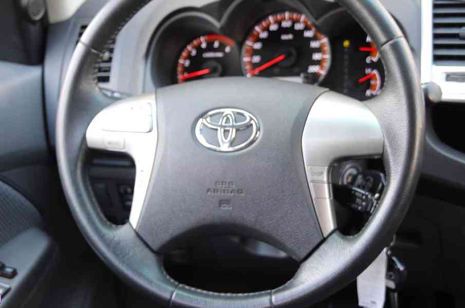 Toyota Hilux 3.0 D4D Double Cab Life Aut. 126kw - foto 15