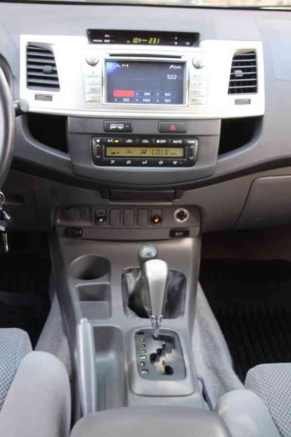 Toyota Hilux 3.0 D4D Double Cab Life Aut. 126kw - foto 14
