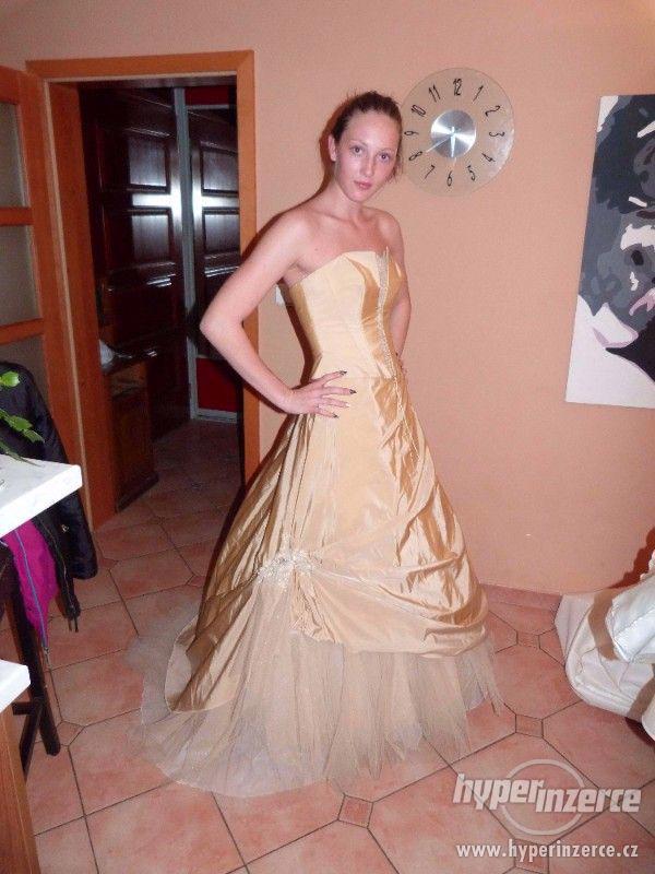 PRODÁM: Svatební / plesové šaty z Italské módní přehlídky - foto 4