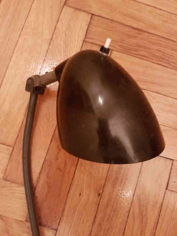 Dílenská stolní lampa s bakelitovým stínidlem - foto 2