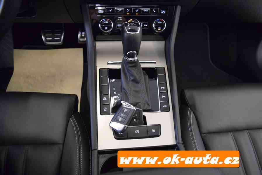 Škoda Superb 2.0 TDI Laurin&Klement DSG LCD 2020-DPH  - foto 25