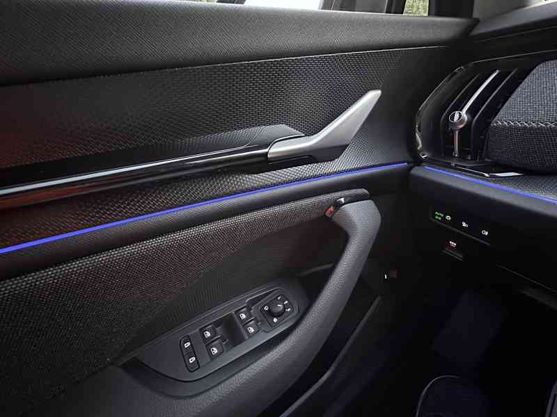 Škoda Kodiaq 1.5 TSI DSG Selection 7m HUD ACC záruka DPH - foto 36