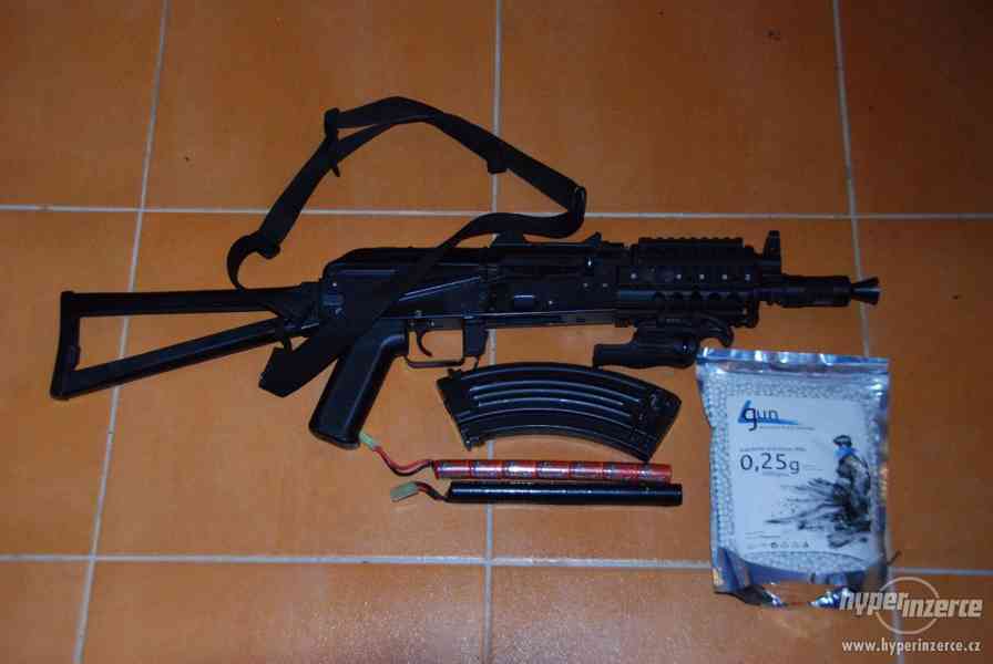 Airsoftová zbraň AK-74U - foto 1