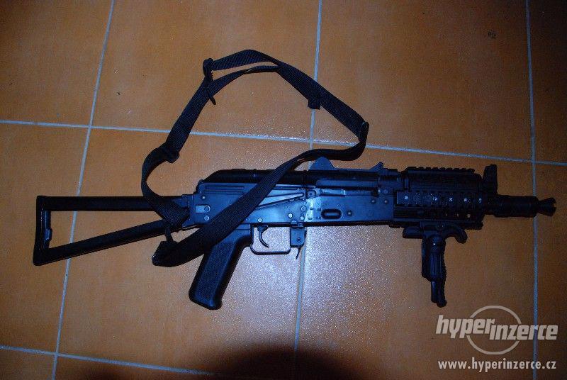 Airsoftová zbraň AK-74U - foto 5
