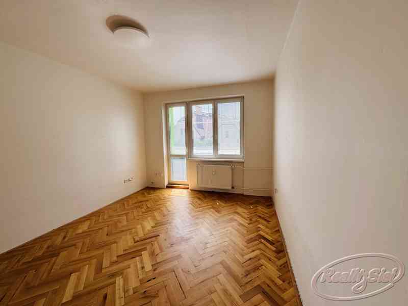 Pronájem krásného bytu 3+1 po kompletní rekonstrukci s lodži - foto 4