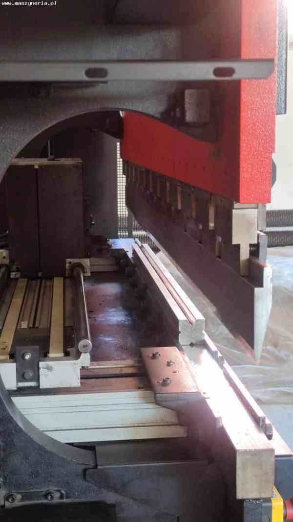 CNC hydraulický ohraňovací lis AMADA APX 80-25 - foto 5