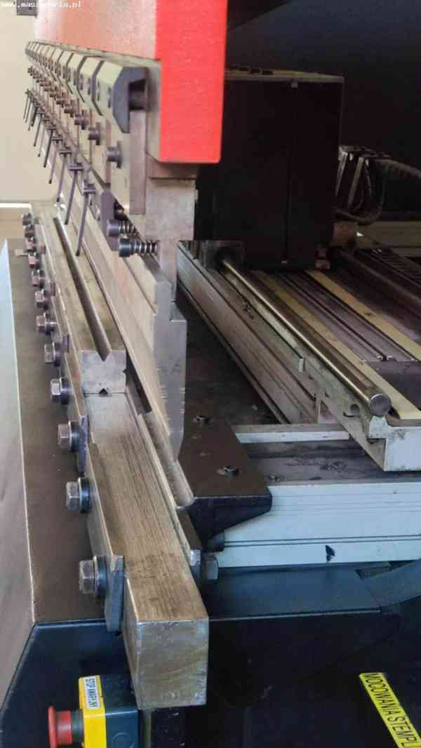 CNC hydraulický ohraňovací lis AMADA APX 80-25 - foto 4