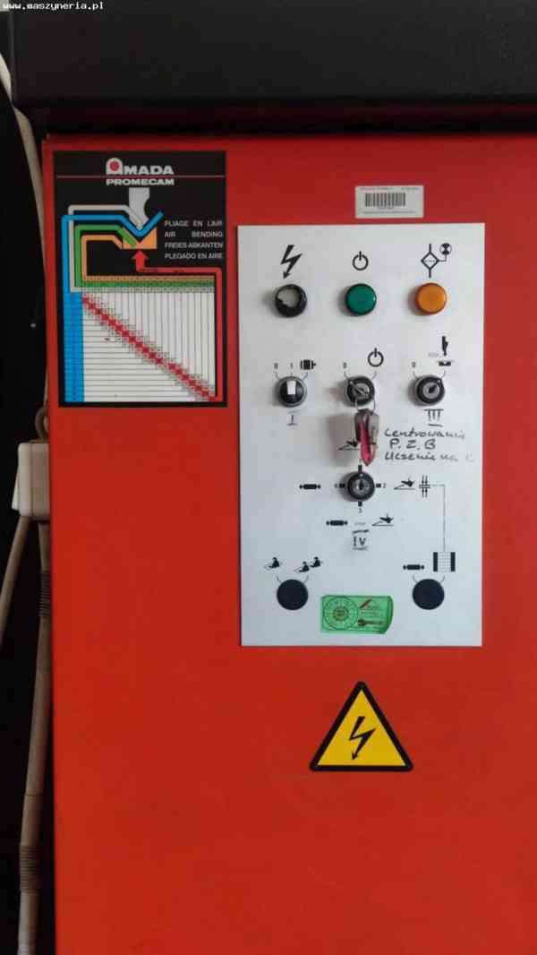 CNC hydraulický ohraňovací lis AMADA APX 80-25 - foto 9