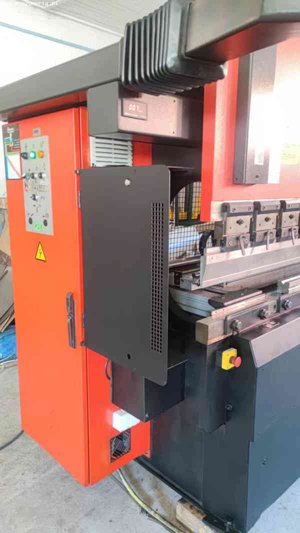 CNC hydraulický ohraňovací lis AMADA APX 80-25 - foto 3