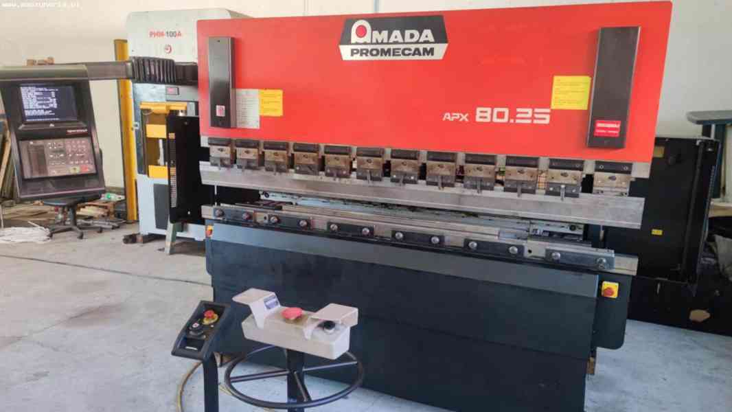 CNC hydraulický ohraňovací lis AMADA APX 80-25 - foto 2