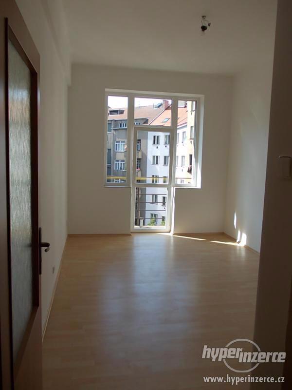 Pronájem bytu 3+kk 68m2 Dejvice P6 ul. Wuchterlova - foto 1