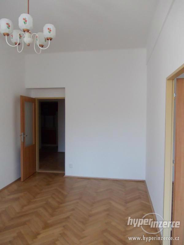 Pronájem bytu 3+kk 68m2 Dejvice P6 ul. Wuchterlova - foto 2