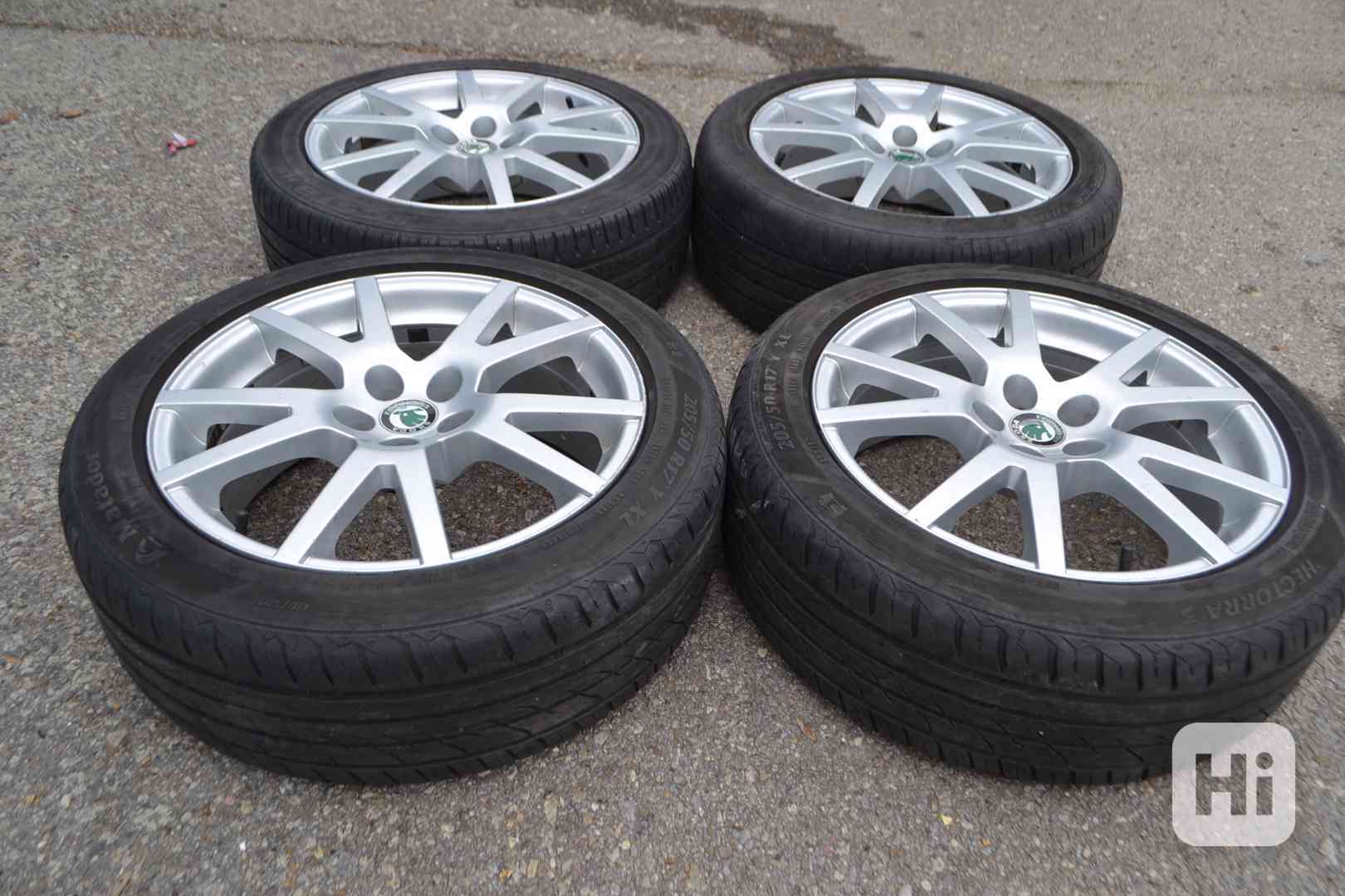 Reifendruck Skoda Octavia Rs 205 50 R17 Alu kola Spider R17, orig. Škoda Octavia RS+ pneu 205/50 R17 - bazar