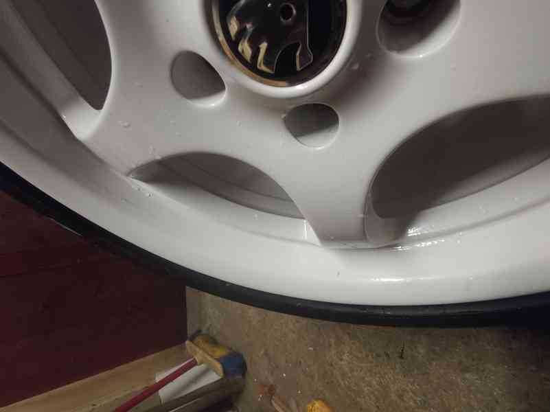 ALU kola s límcem R17 pneu 225/45 - foto 2