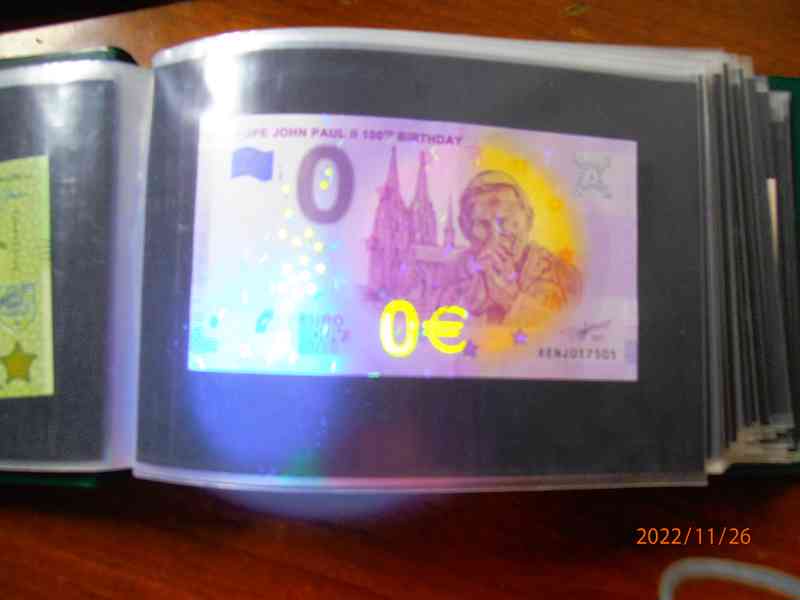 bankovka papež - foto 1