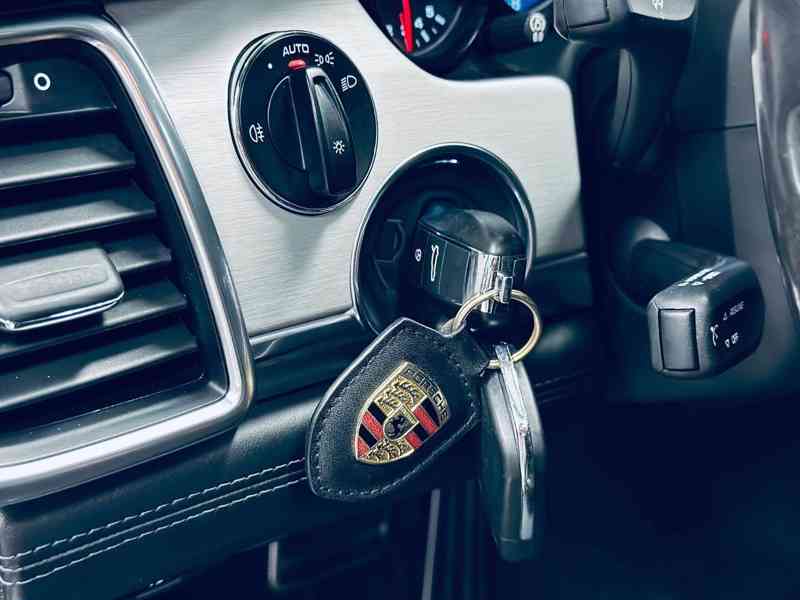 Porsche Panamera - foto 18