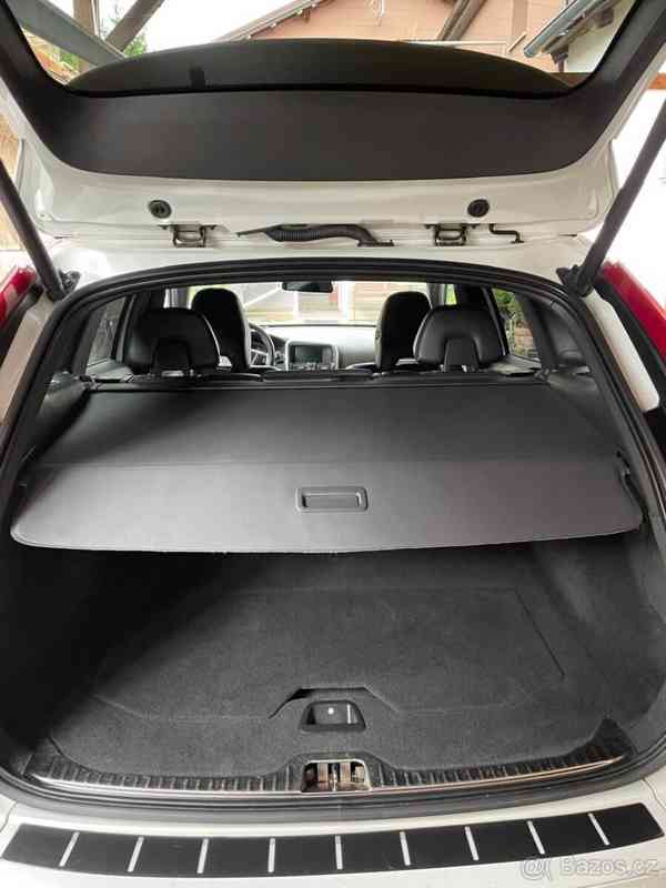 Volvo XC60 2,4 D5 R-DESING 158kW 10/2013 - foto 20