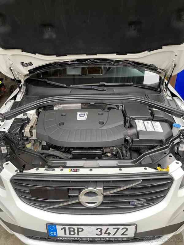 Volvo XC60 2,4 D5 R-DESING 158kW 10/2013 - foto 9