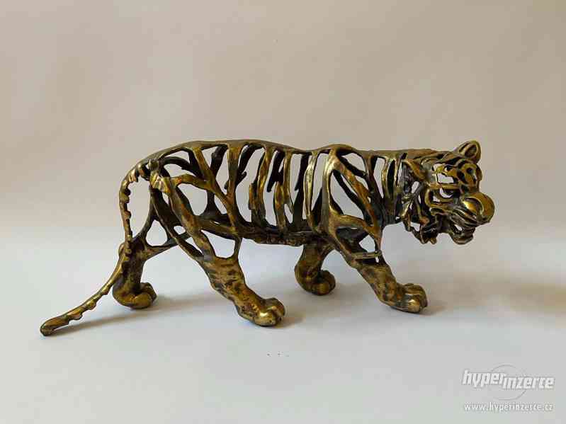 Tygr - řezaná designová socha - foto 1