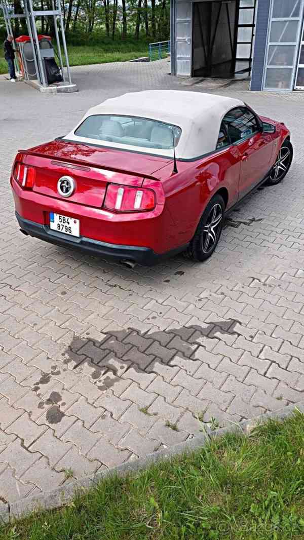 Ford Mustang 3,7 V6, 2011 - foto 5