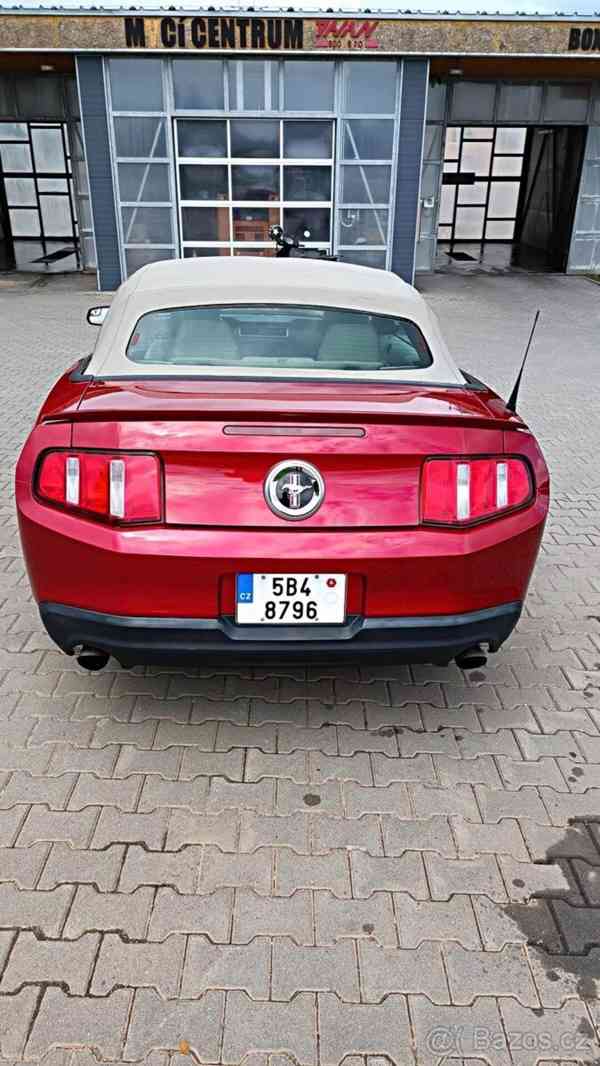 Ford Mustang 3,7 V6, 2011 - foto 6
