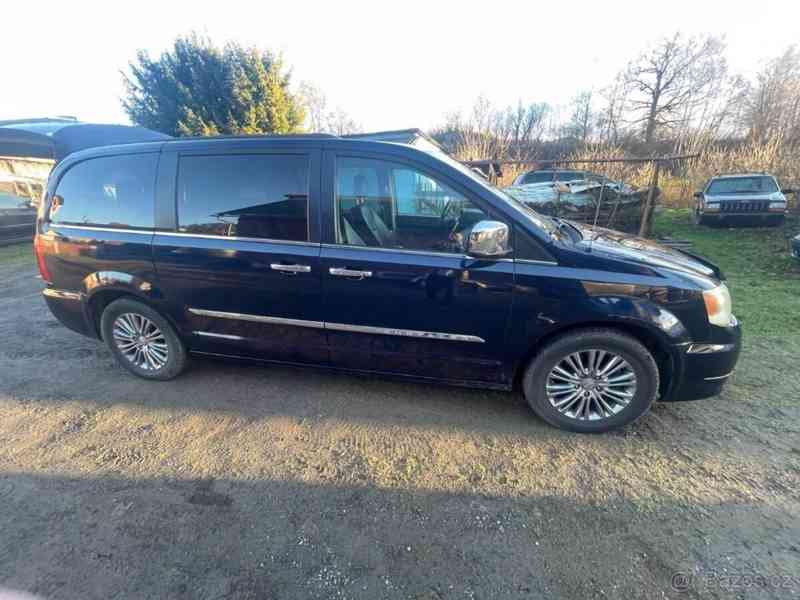 Chrysler Town & Country 3,6 - foto 16