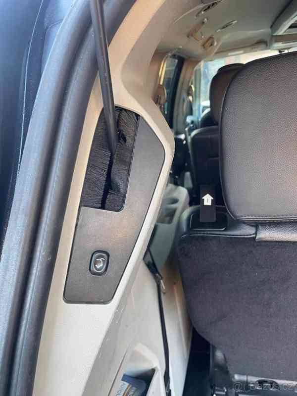 Chrysler Town & Country 3,6 - foto 17