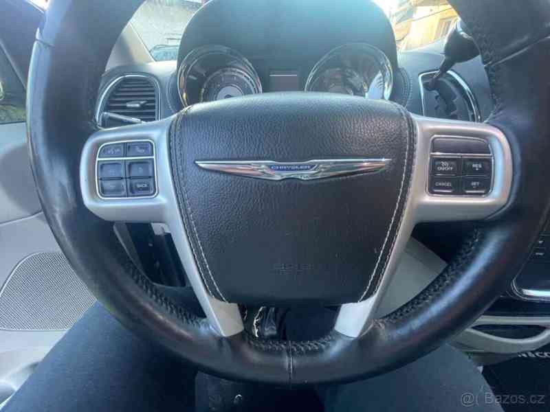 Chrysler Town & Country 3,6 - foto 9