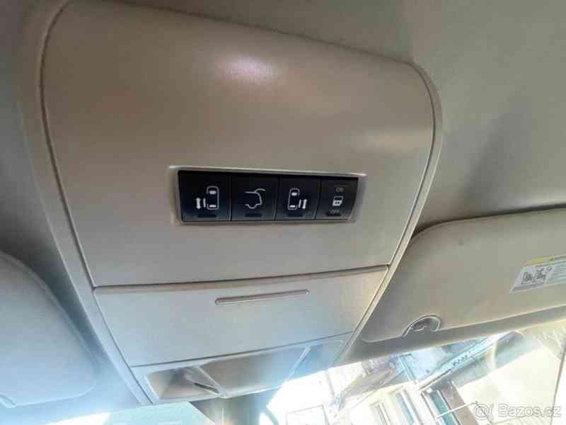 Chrysler Town & Country 3,6 - foto 7