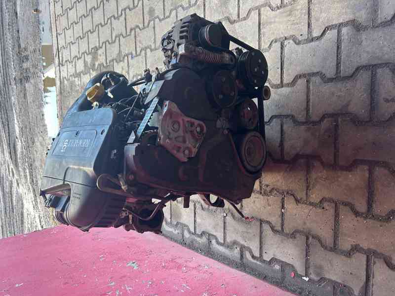 Motor 1,9 DCI F9Q Renault Megane Scenic kompletní - foto 2