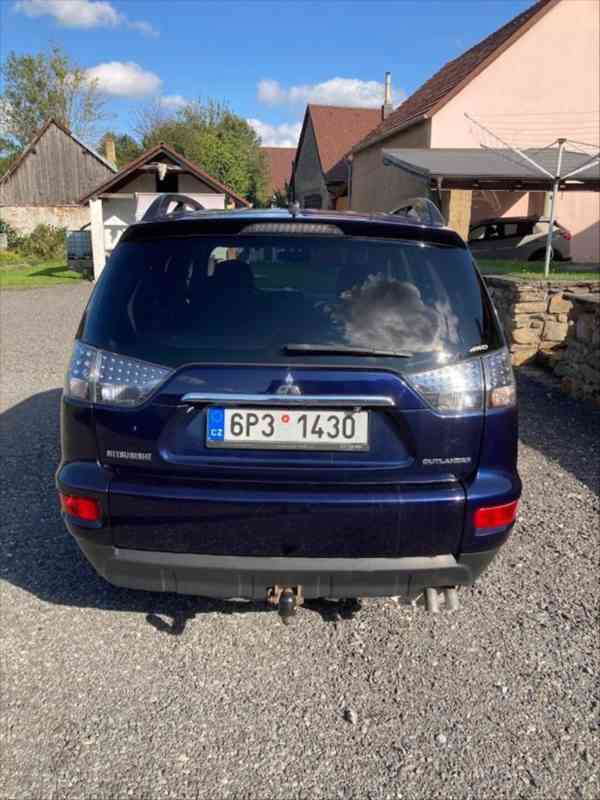 Mitsubishi Outlander 2,2   Di-D 4x4 - foto 2