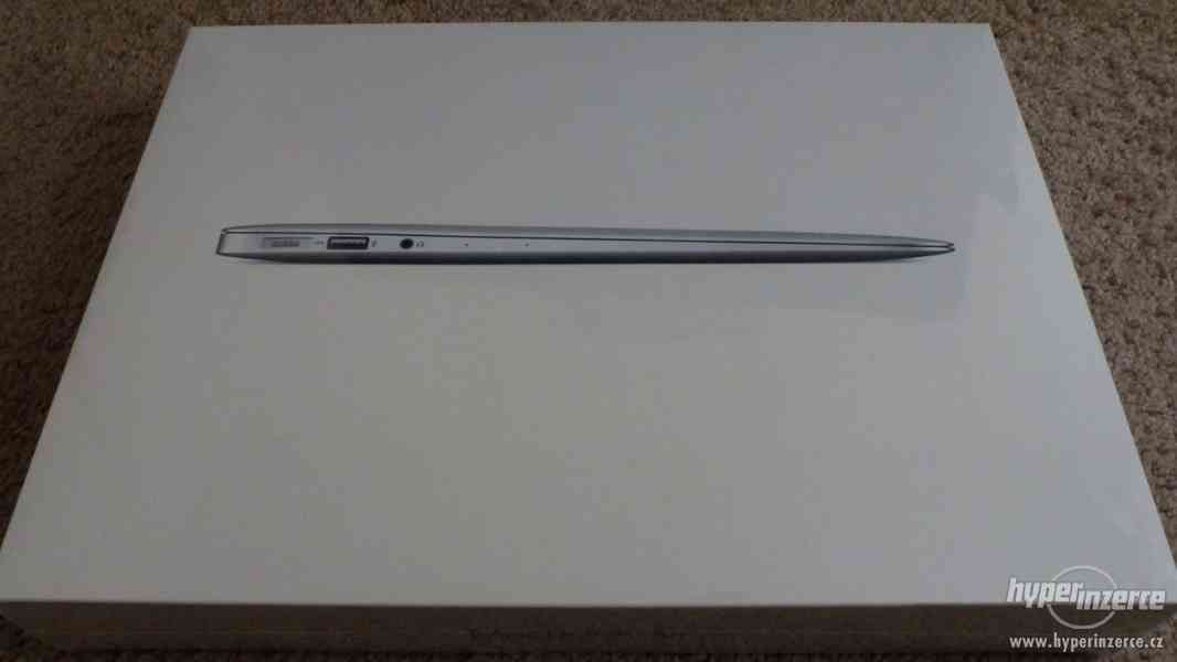 Apple MacBook Air 13" 256 gigabajtu SSD 8GB RAM novo