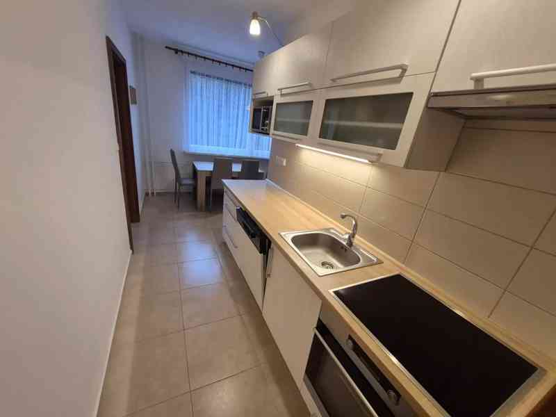 Pronájem bytu 2+1 60 m² - foto 2