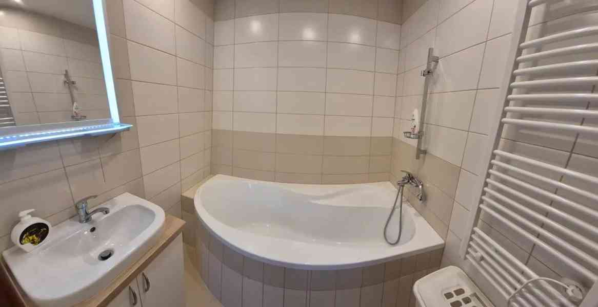 Pronájem bytu 2+1 60 m² - foto 9