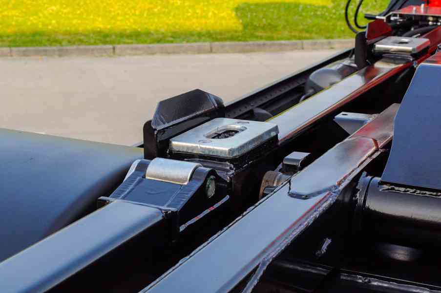 MERCEDES 1622 NOVÝ HÁKOVÝ NOSIČ KONTEJNERŮ HYDRAULICKÁ RUKA - foto 17