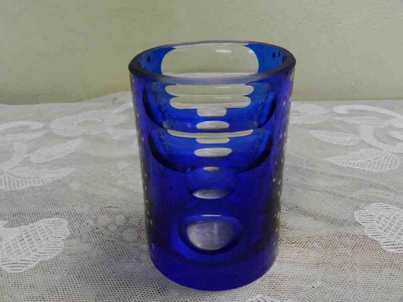 Zajímavá Autorská broušená Váza barva modrá - foto 2