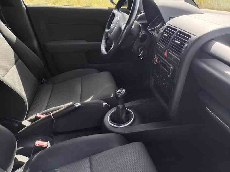 Audi A2 1.6 81Kw RV.2003 - NOVÁ STK - foto 4