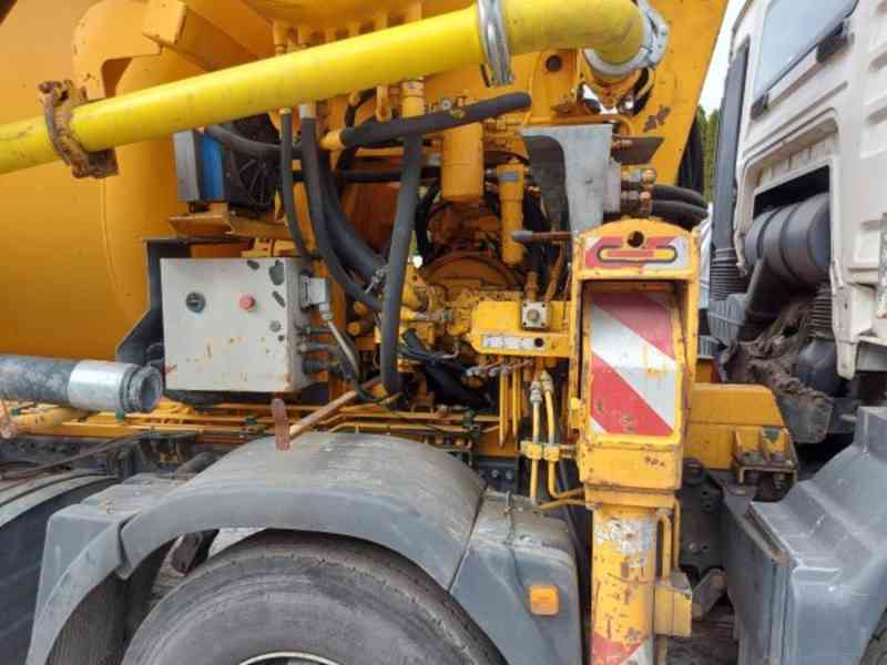 pumi 28m/9m3 CIFA mix+pumpa beton 8x4 MAN (TP STROJ!) - foto 8